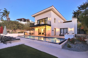 Unforgettable vibrant villa with majestic ocean views in Puerto Los Cabos